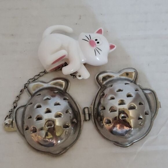 Josie Cat Hanging Loose Tea BALL Infuser Fish Bowl Dish - Picture 6 of 11